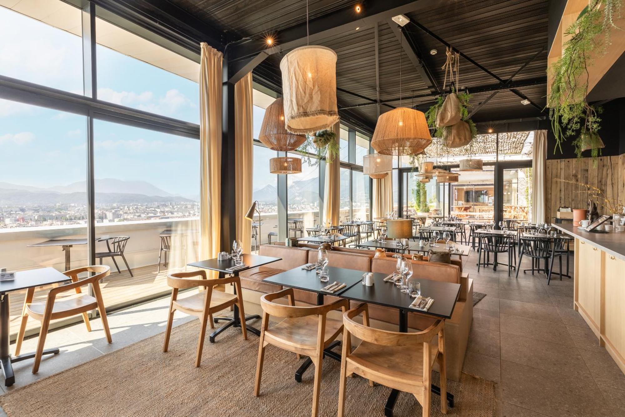 The Babel Community Hotel - Grenoble Bastille Bagian luar foto