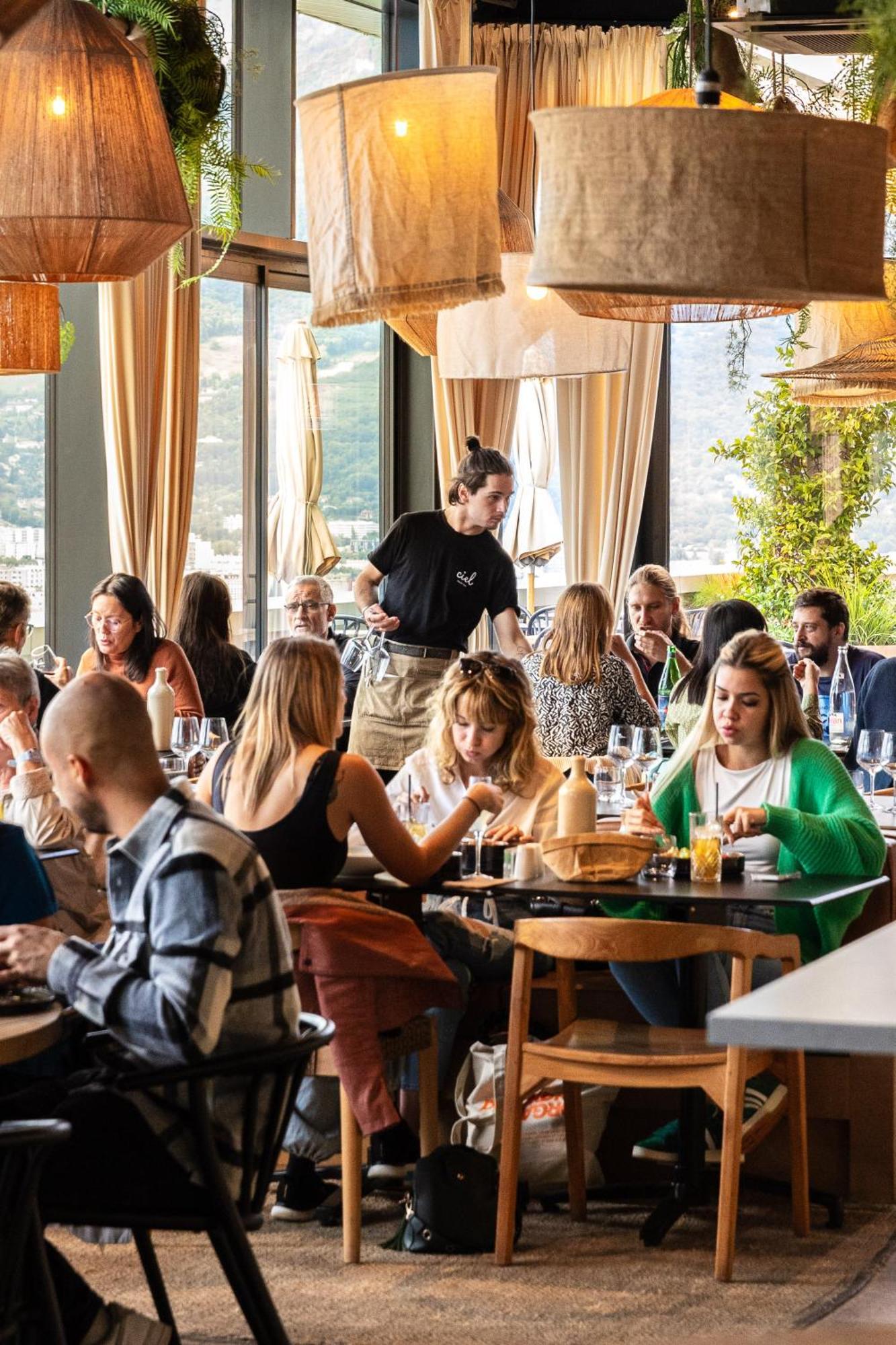 The Babel Community Hotel - Grenoble Bastille Bagian luar foto