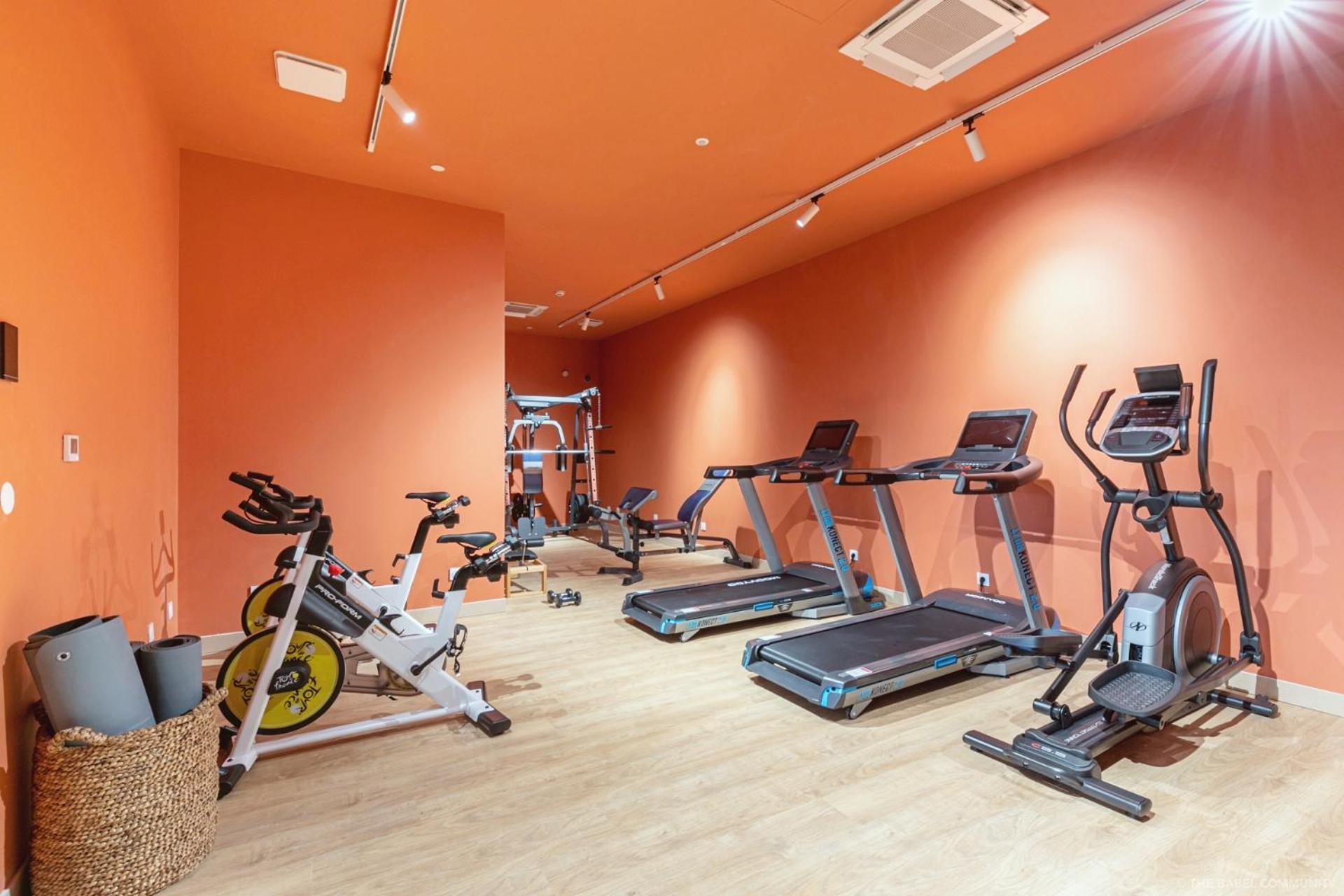 The Babel Community Hotel - Grenoble Bastille Bagian luar foto