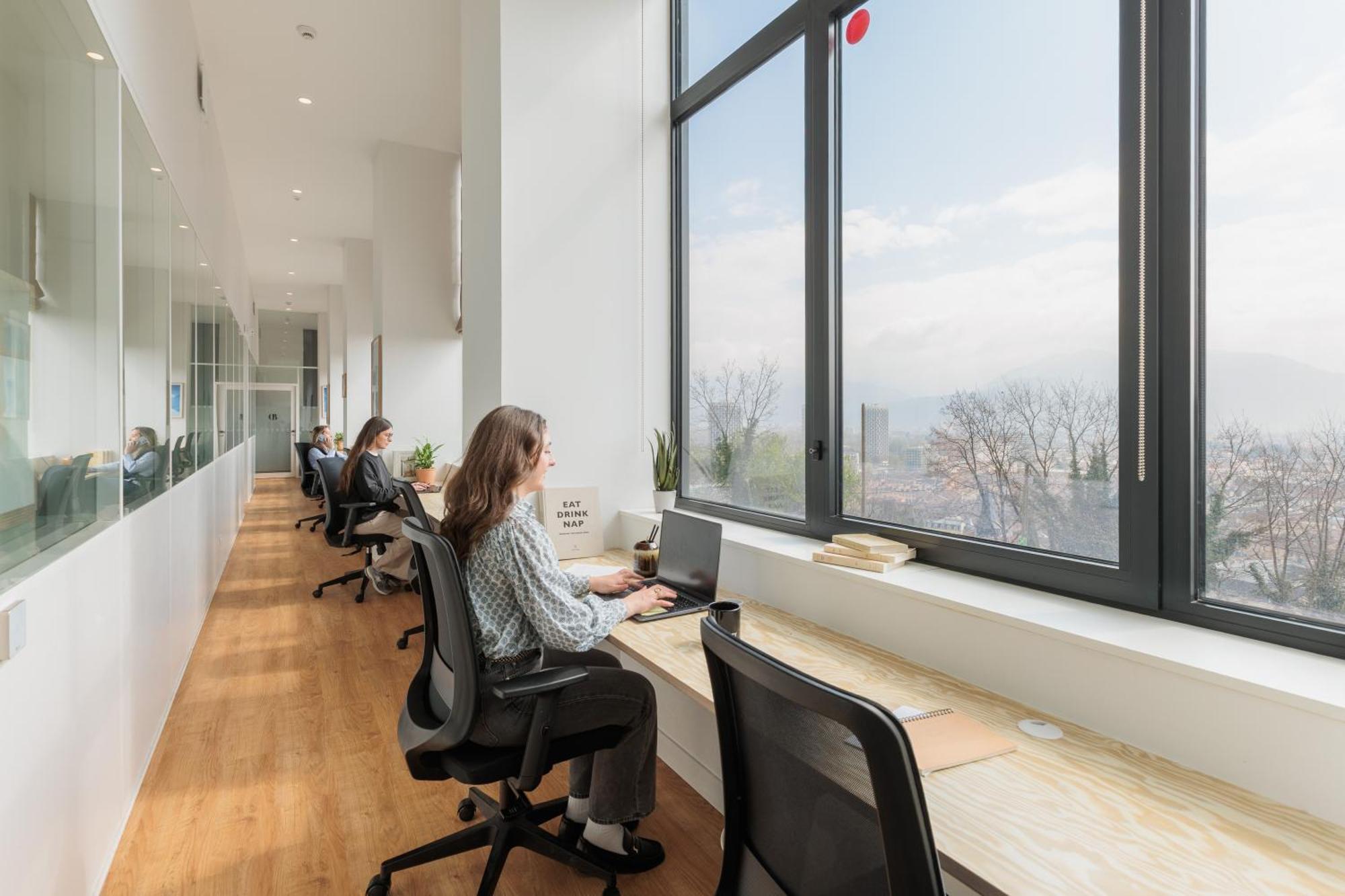 The Babel Community Hotel - Grenoble Bastille Bagian luar foto
