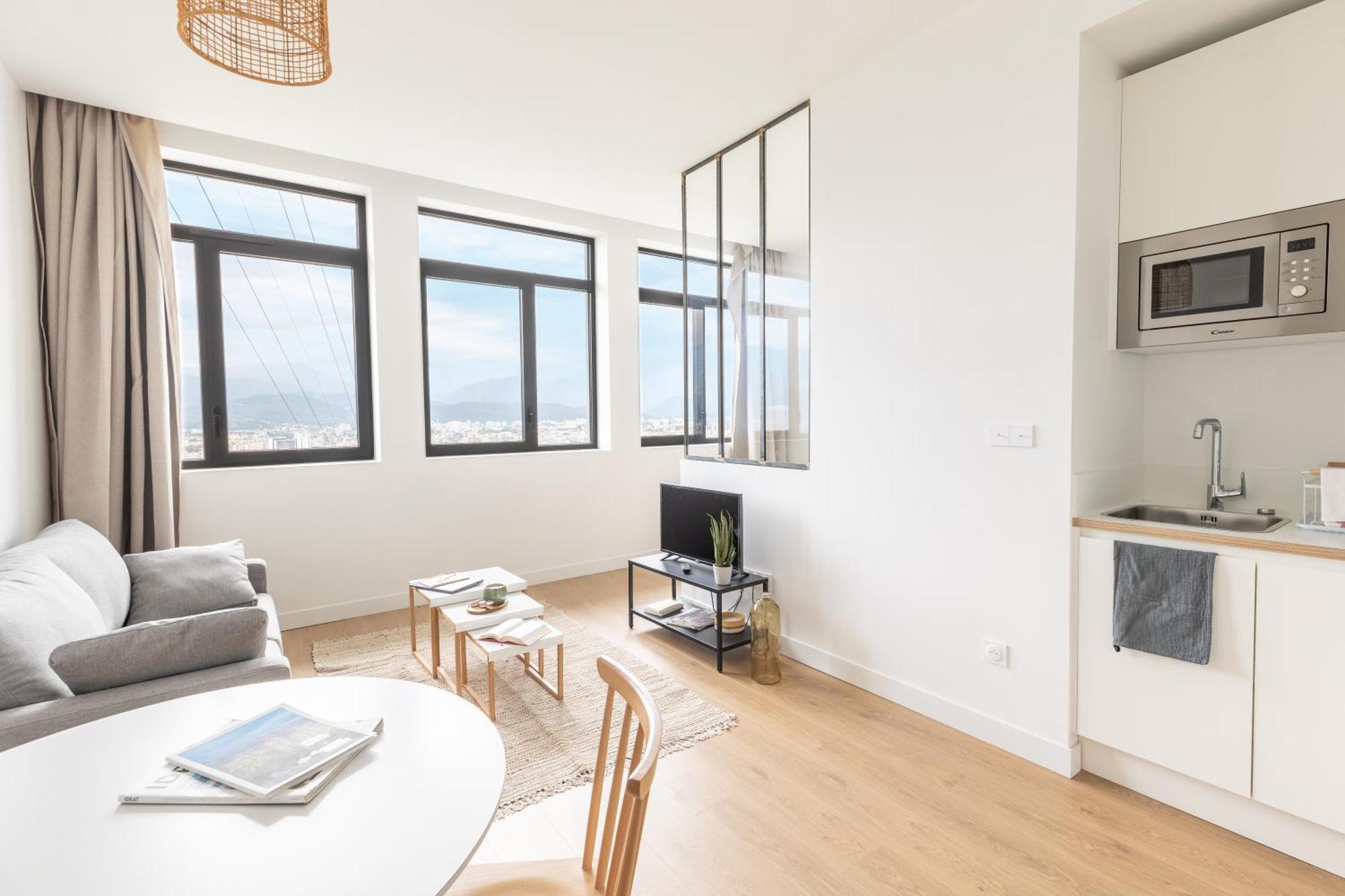 The Babel Community Hotel - Grenoble Bastille Bagian luar foto